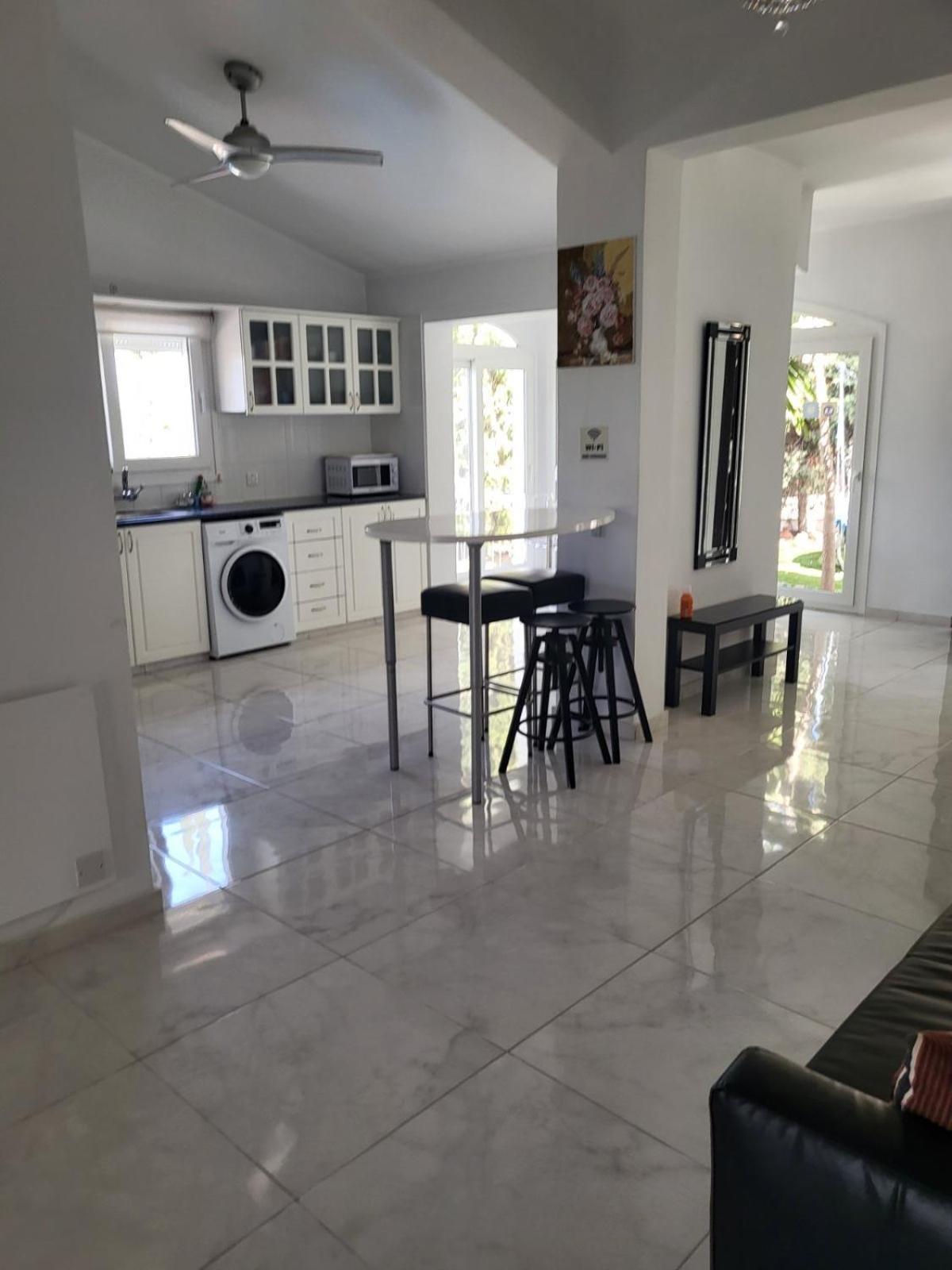 Villa Neyla Four Bedroom Coral Bay Beach Front エクステリア 写真