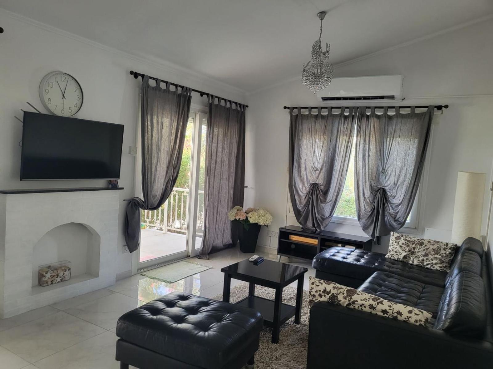 Villa Neyla Four Bedroom Coral Bay Beach Front エクステリア 写真
